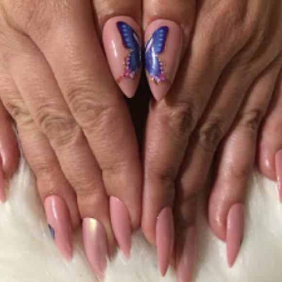 Soft Pink with Pretty Blue Butterfly Press on nail pPN90 - Picture 1 of 3